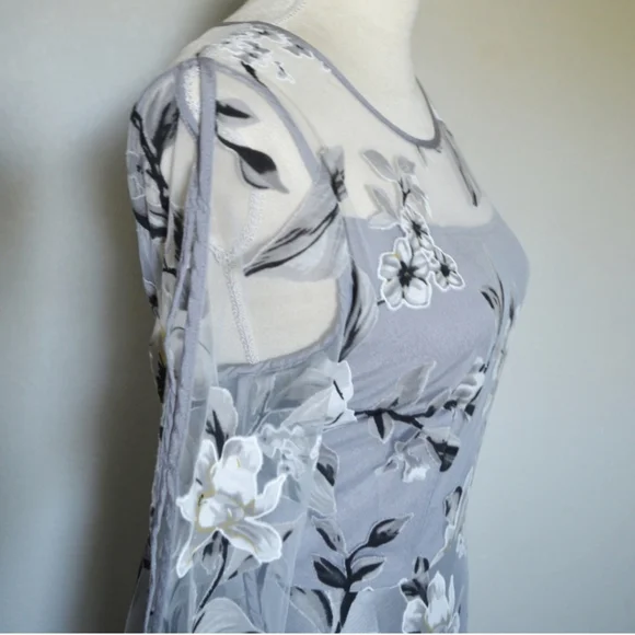 Gray / Black / White Floral Dress Size M - Picture 3 of 7